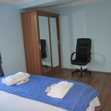 Blue Guest House Samtredia Bagian luar foto