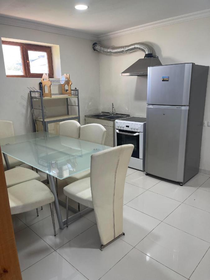 Blue Guest House Samtredia Bagian luar foto