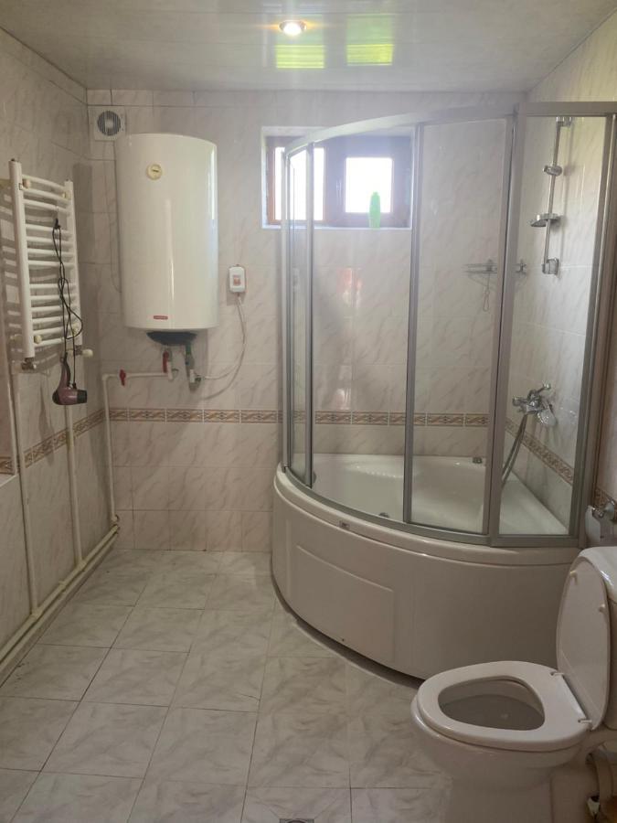Blue Guest House Samtredia Bagian luar foto